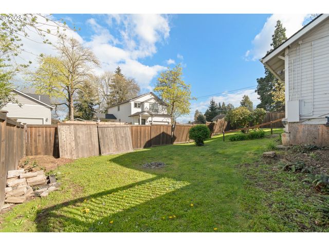 415 SPRING CREEK Dr, Eugene, OR 97404