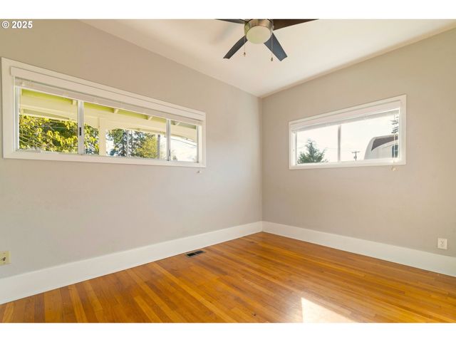 415 SPRING CREEK Dr, Eugene, OR 97404