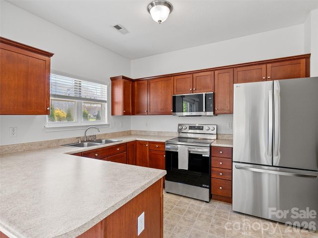 15 Scottish Circle, Asheville, NC 28803