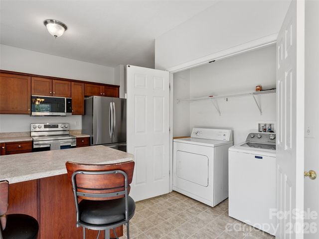 15 Scottish Circle, Asheville, NC 28803