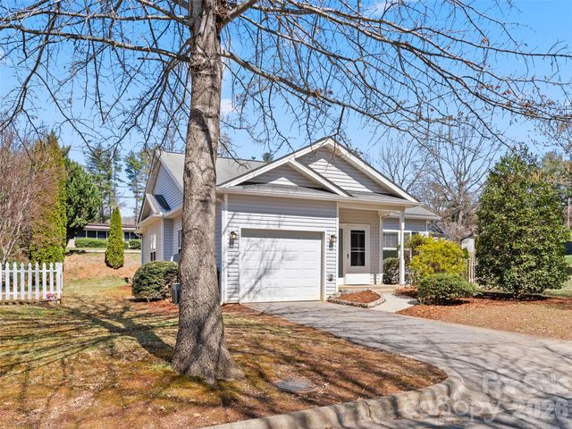 15 Scottish Circle, Asheville, NC 28803