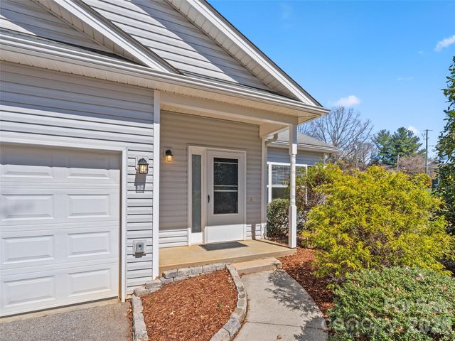 15 Scottish Circle, Asheville, NC 28803