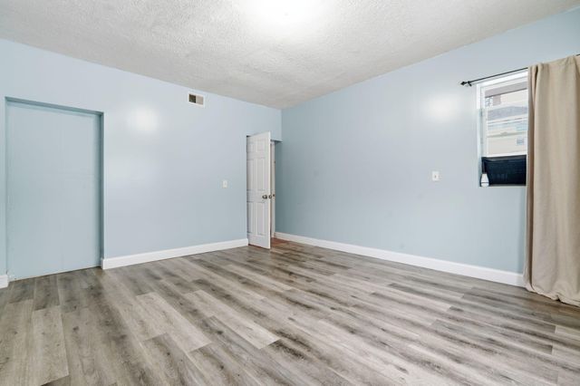 254 Holly Street SW, Grand Rapids, MI 49548