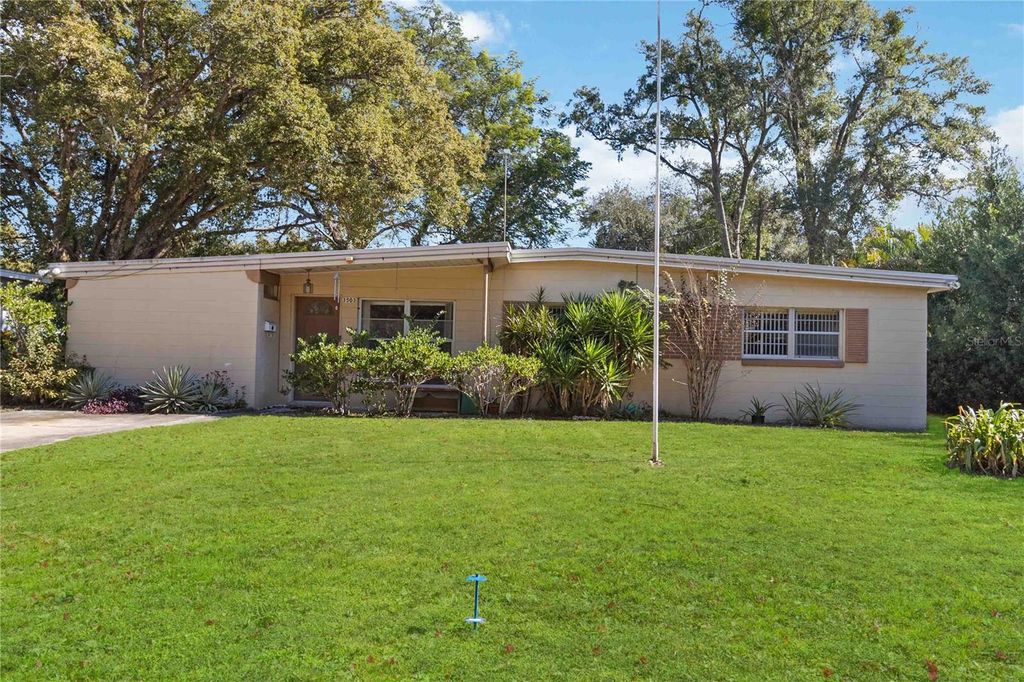 Image 2 of property listing at 3503 S CRYSTAL LAKE DRIVE, Orlando, FL 32806