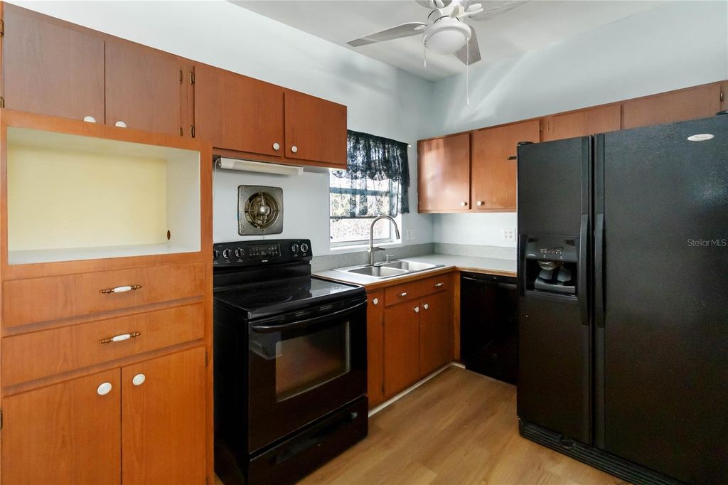 Image 16 of property listing at 3503 S CRYSTAL LAKE DRIVE, Orlando, FL 32806