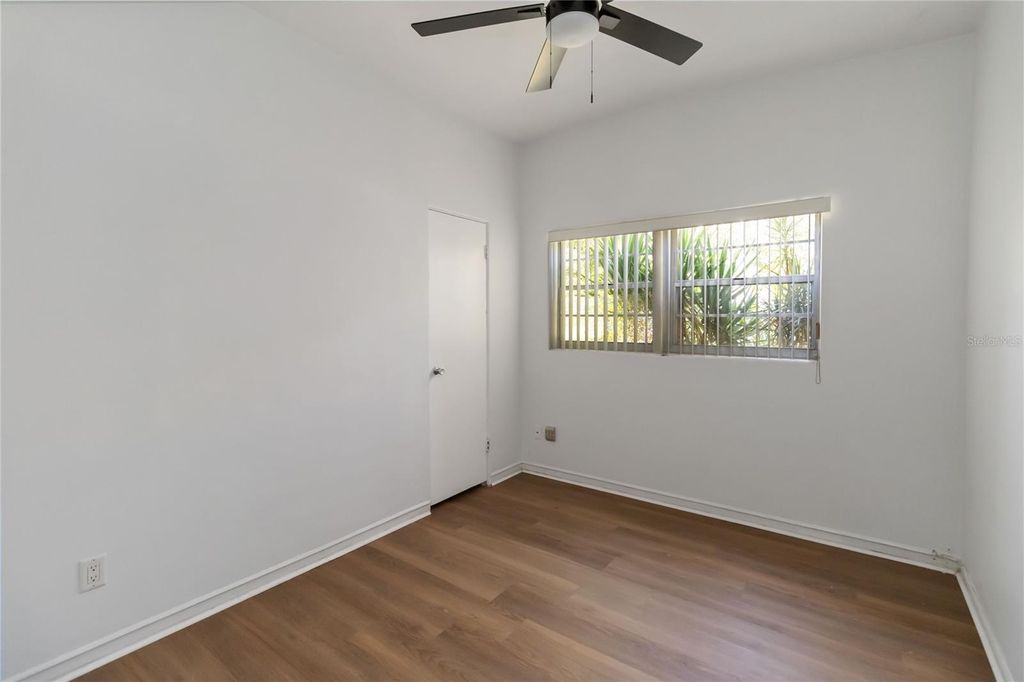 Image 17 of property listing at 3503 S CRYSTAL LAKE DRIVE, Orlando, FL 32806