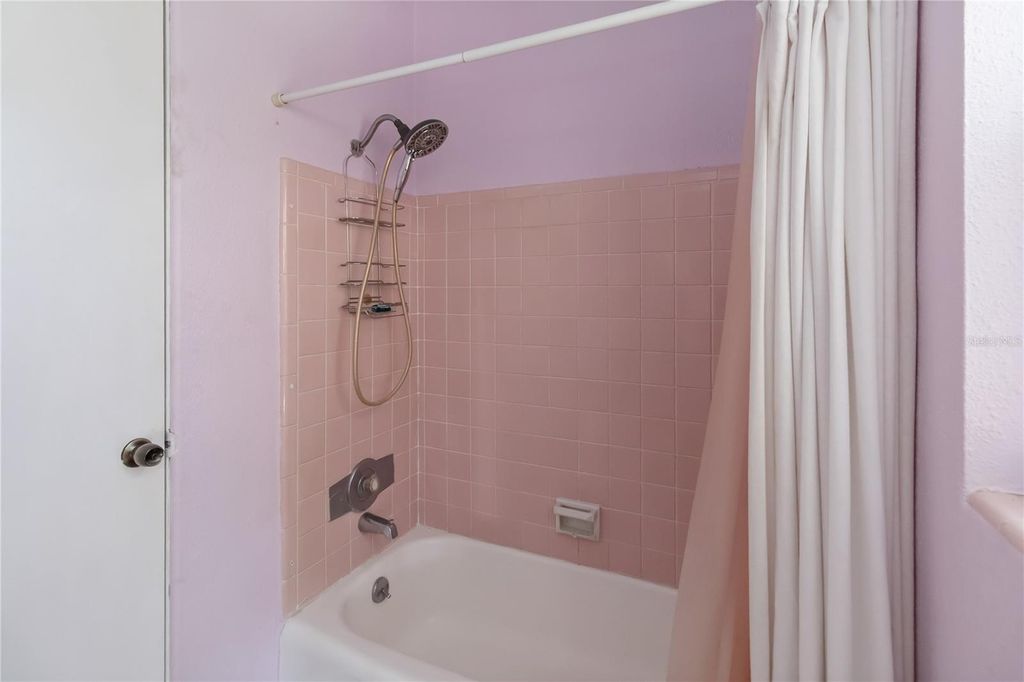 Image 24 of property listing at 3503 S CRYSTAL LAKE DRIVE, Orlando, FL 32806