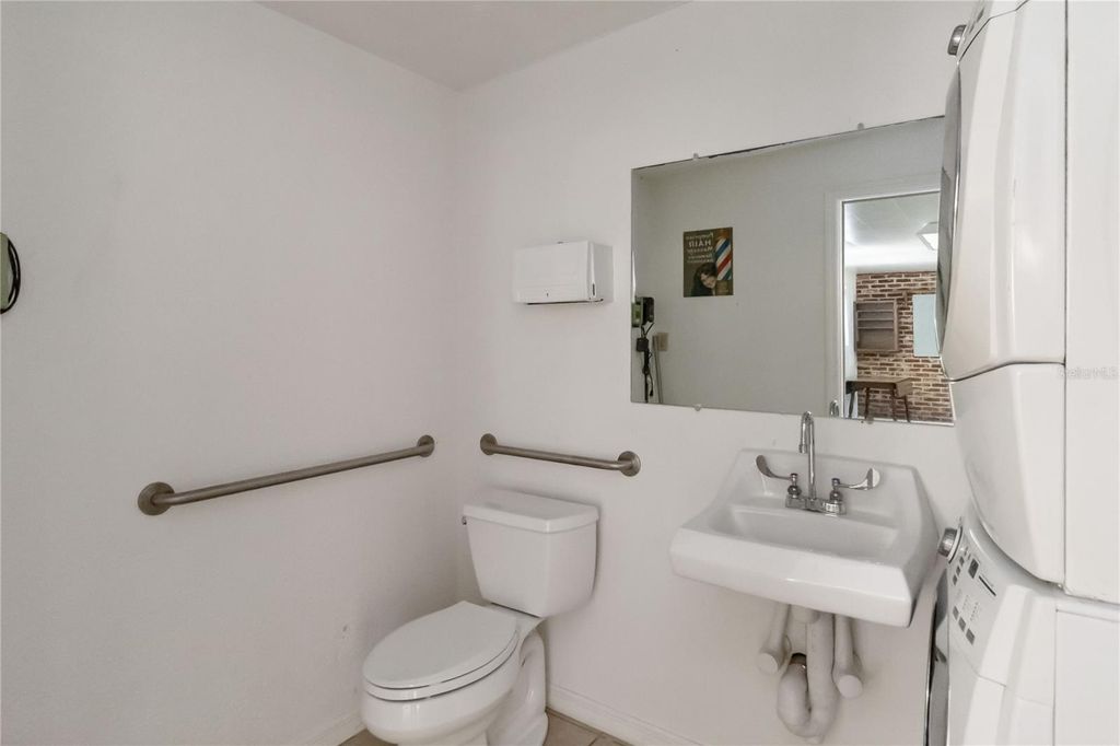 Image 29 of property listing at 3503 S CRYSTAL LAKE DRIVE, Orlando, FL 32806