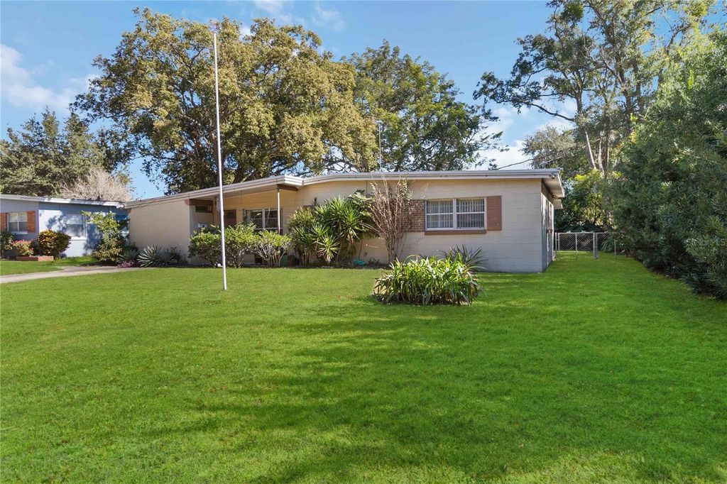 Image 4 of property listing at 3503 S CRYSTAL LAKE DRIVE, Orlando, FL 32806