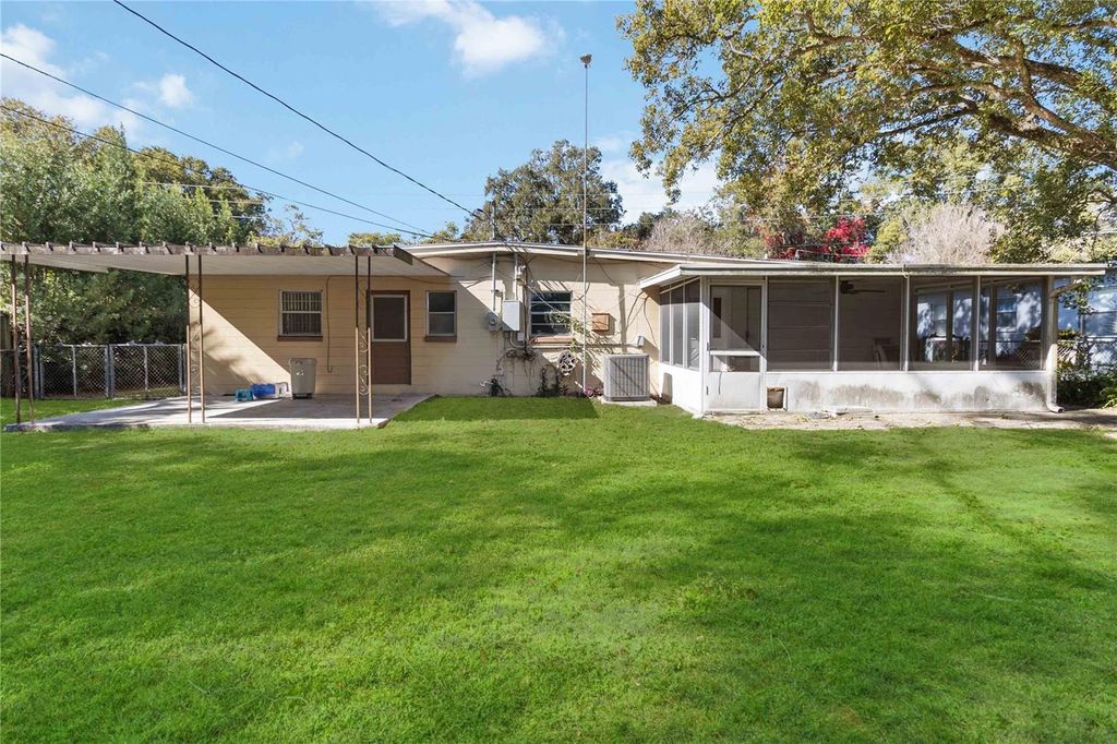 Image 36 of property listing at 3503 S CRYSTAL LAKE DRIVE, Orlando, FL 32806