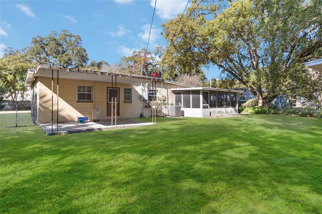 Image 37 of property listing at 3503 S CRYSTAL LAKE DRIVE, Orlando, FL 32806