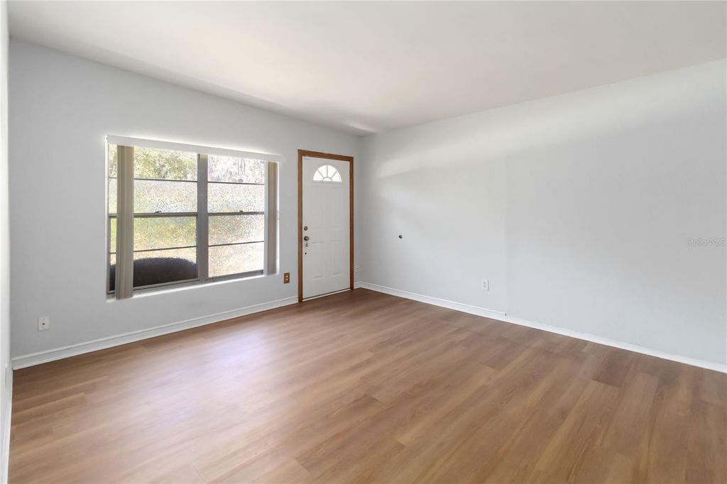 Image 9 of property listing at 3503 S CRYSTAL LAKE DRIVE, Orlando, FL 32806