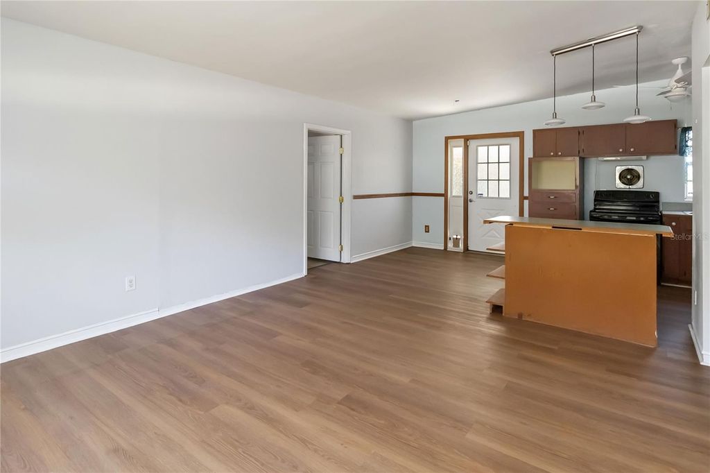 Image 10 of property listing at 3503 S CRYSTAL LAKE DRIVE, Orlando, FL 32806