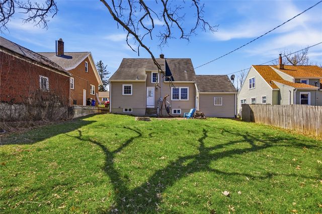 512 19th St NE, Cedar Rapids, IA 52402