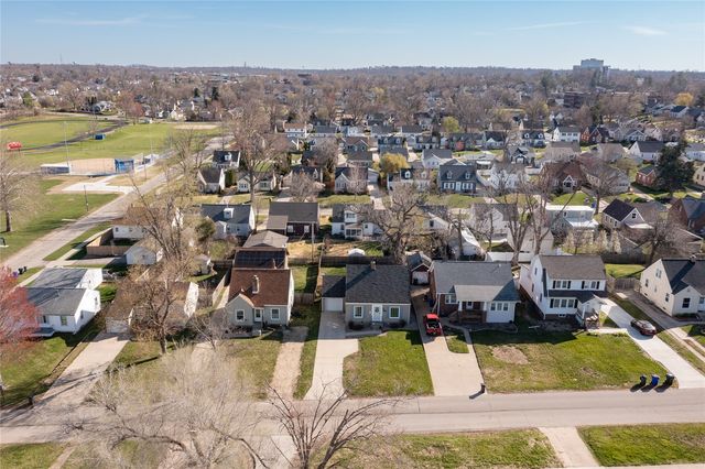 512 19th St NE, Cedar Rapids, IA 52402