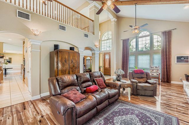 900 Wayside DR, Wimberley, TX 78676