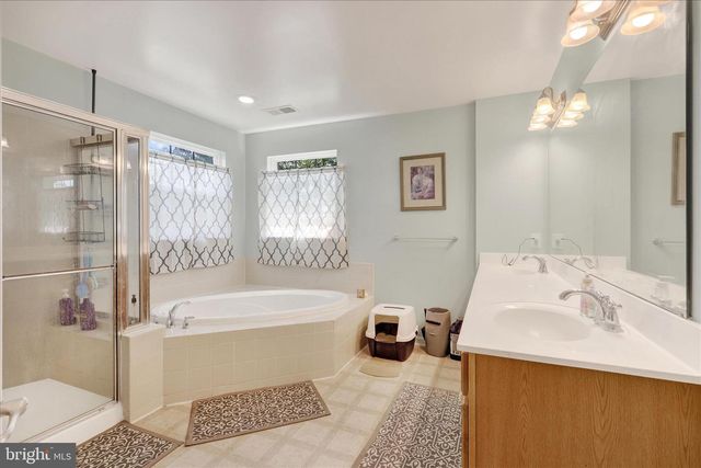 11381 BUHRMAN DR E, Waynesboro, PA 17268
