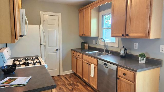 608 Sheridan Drive, Wauconda, IL 60084