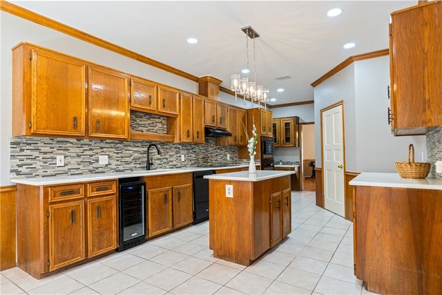 7402 Lugano Dr, Corpus Christi, TX 78413