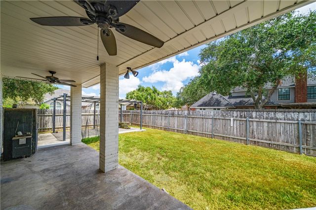 7402 Lugano Dr, Corpus Christi, TX 78413