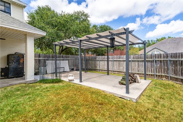 7402 Lugano Dr, Corpus Christi, TX 78413