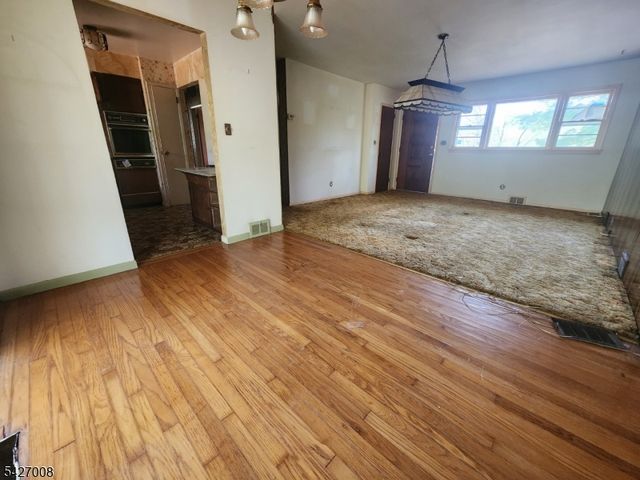 286 Cupsaw Dr, Ringwood Boro, NJ 07456