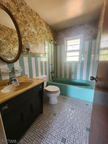 286 Cupsaw Dr, Ringwood Boro, NJ 07456