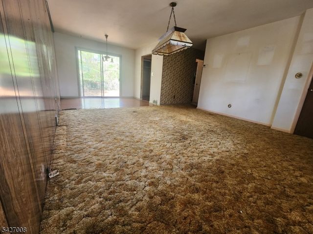 286 Cupsaw Dr, Ringwood Boro, NJ 07456