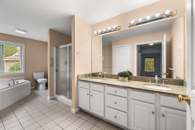14 Wessonville Village Way 79, Westborough, MA 01581
