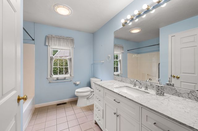 14 Wessonville Village Way 79, Westborough, MA 01581