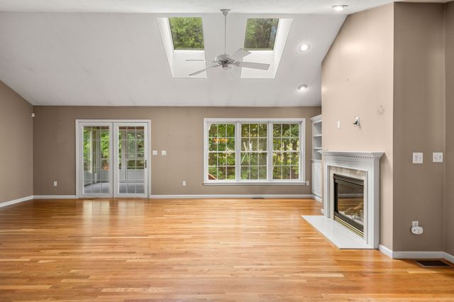 14 Wessonville Village Way 79, Westborough, MA 01581