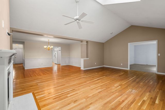 14 Wessonville Village Way 79, Westborough, MA 01581