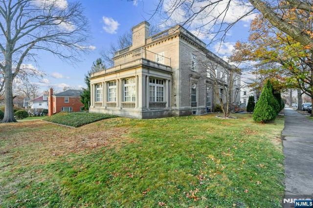 229-235 Ballantine Parkway, Newark, NJ 07104