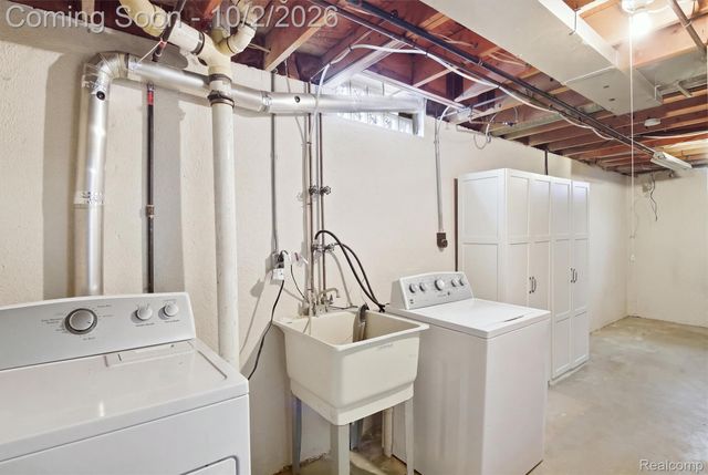 8891 Manton Avenue, Plymouth Charter Township, MI 48170