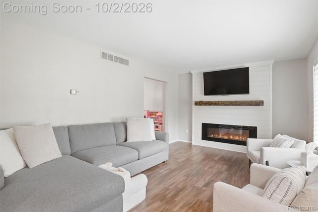 8891 Manton Avenue, Plymouth Charter Township, MI 48170