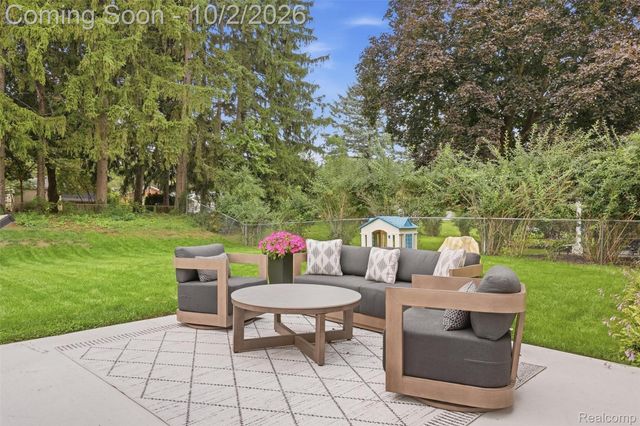 8891 Manton Avenue, Plymouth Charter Township, MI 48170