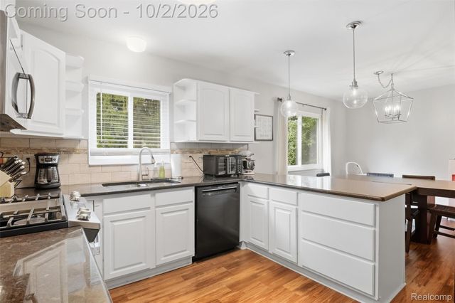 8891 Manton Avenue, Plymouth Charter Township, MI 48170