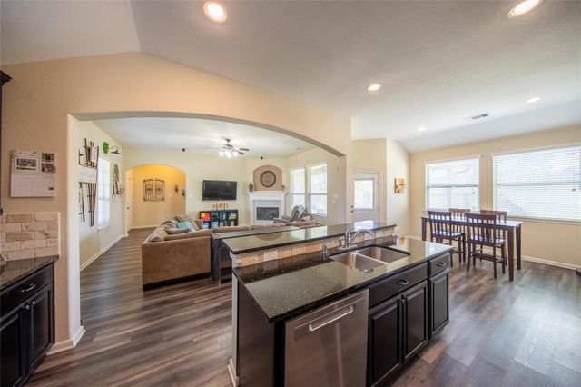 11207 Willowcrest, Tomball, TX 77375