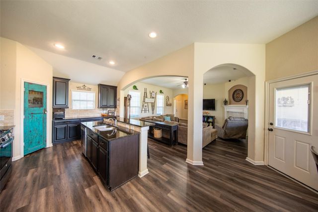 11207 Willowcrest, Tomball, TX 77375