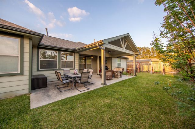 11207 Willowcrest, Tomball, TX 77375