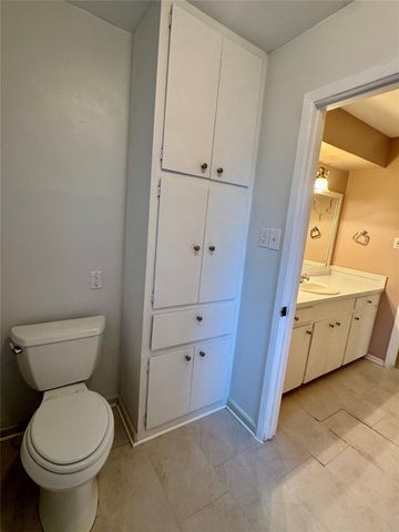 426 Shadow Creek Drive, El Lago, TX 77586