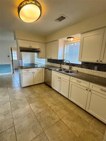 426 Shadow Creek Drive, El Lago, TX 77586