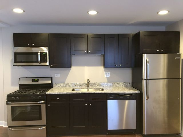 1742 W 18th Place GR, Chicago, IL 60608