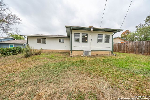 7817 Hollow Oak, Live Oak, TX 78233