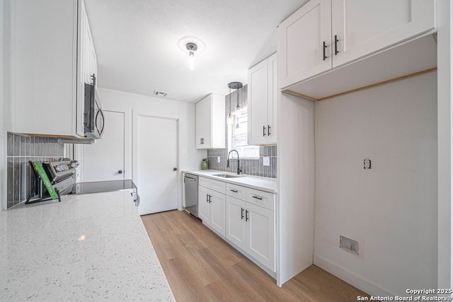 7817 Hollow Oak, Live Oak, TX 78233