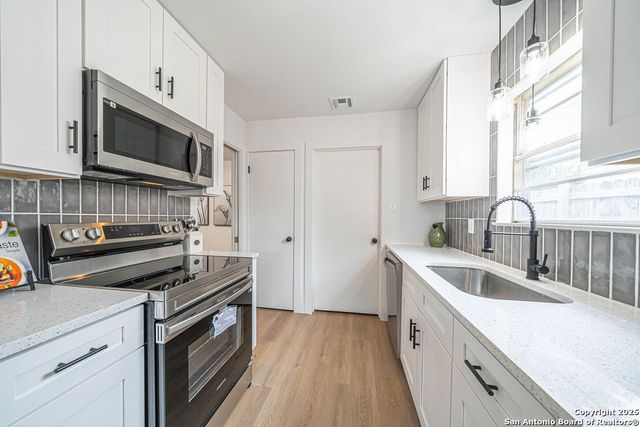 7817 Hollow Oak, Live Oak, TX 78233