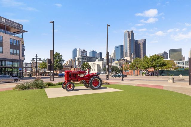 643 S Cesar Chavez Boulevard, Dallas, TX 75201