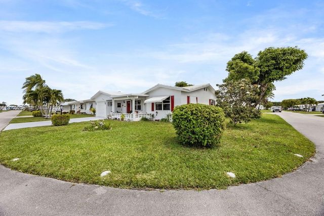 124 SW 10th St, Boynton Beach, FL 33426