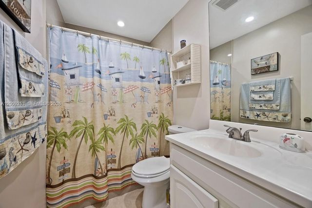 124 SW 10th St, Boynton Beach, FL 33426