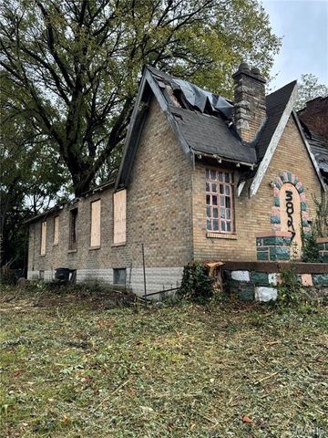 3827 Cook Ave Avenue, St Louis, MO 63113